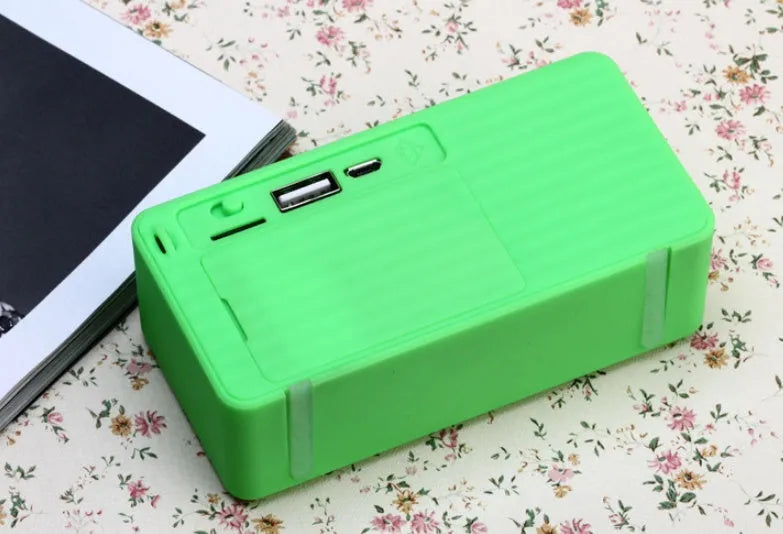 Cannon X3 cube-shaped Bluetooth speaker in multiple colours with card magic cube pattern