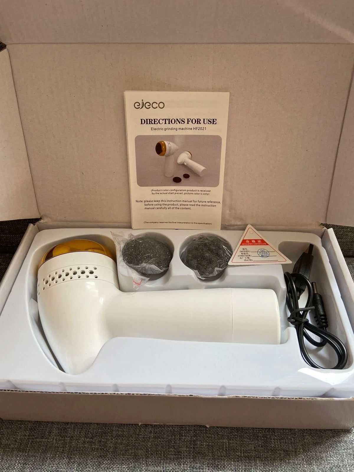 Electric vacuum foot grinder with quartz grinding heads in gold, rose gold, silver and white colour options