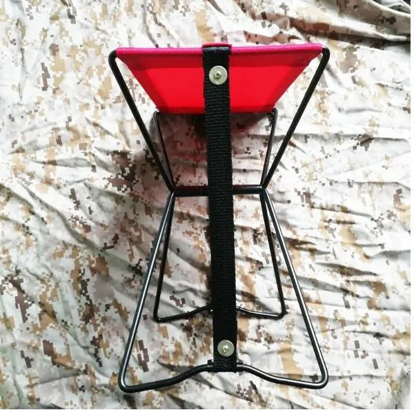 Portable pocket chair folding camping stool with metal skeleton and fabric cushion, 29x26x16 cm