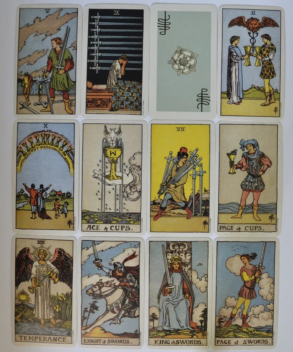 78-card English tarot deck in colour box with optional 49 x 49cm flannel Tarot Magic Tablecloth