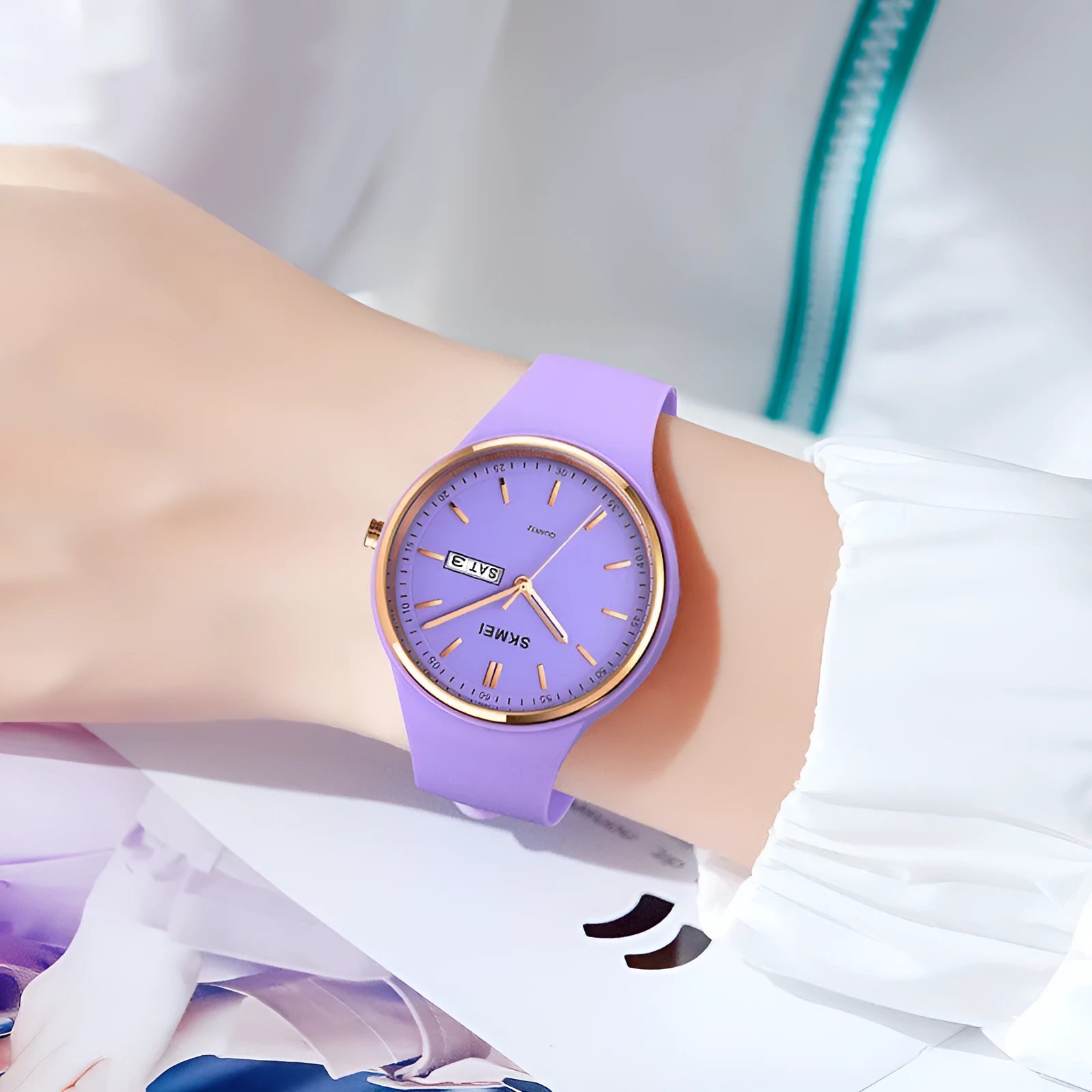 Silicone strap quartz watch for women with calendar display on a 42mm dial.