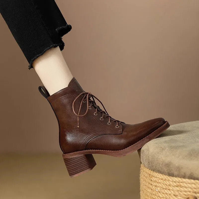 Women's black pointed-toe ankle boots with 5.5cm heel and 13cm shaft on artificial PU upper