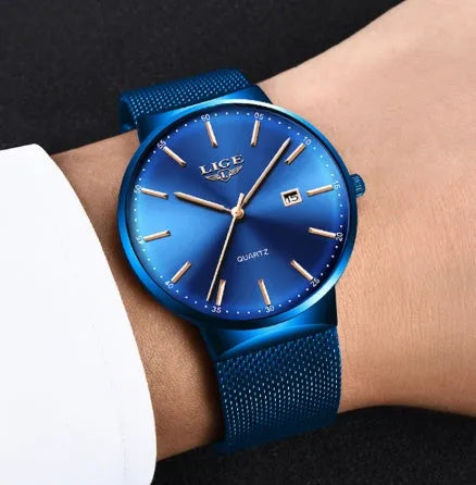Men's stainless steel analogue watch with a 40mm black dial on a metal strap