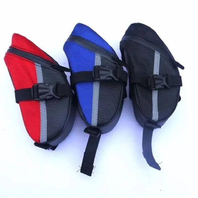Bicycle saddle bag in black, red or blue, 600D material with reflective strip, 20cm long, 8cm high, 6cm wide