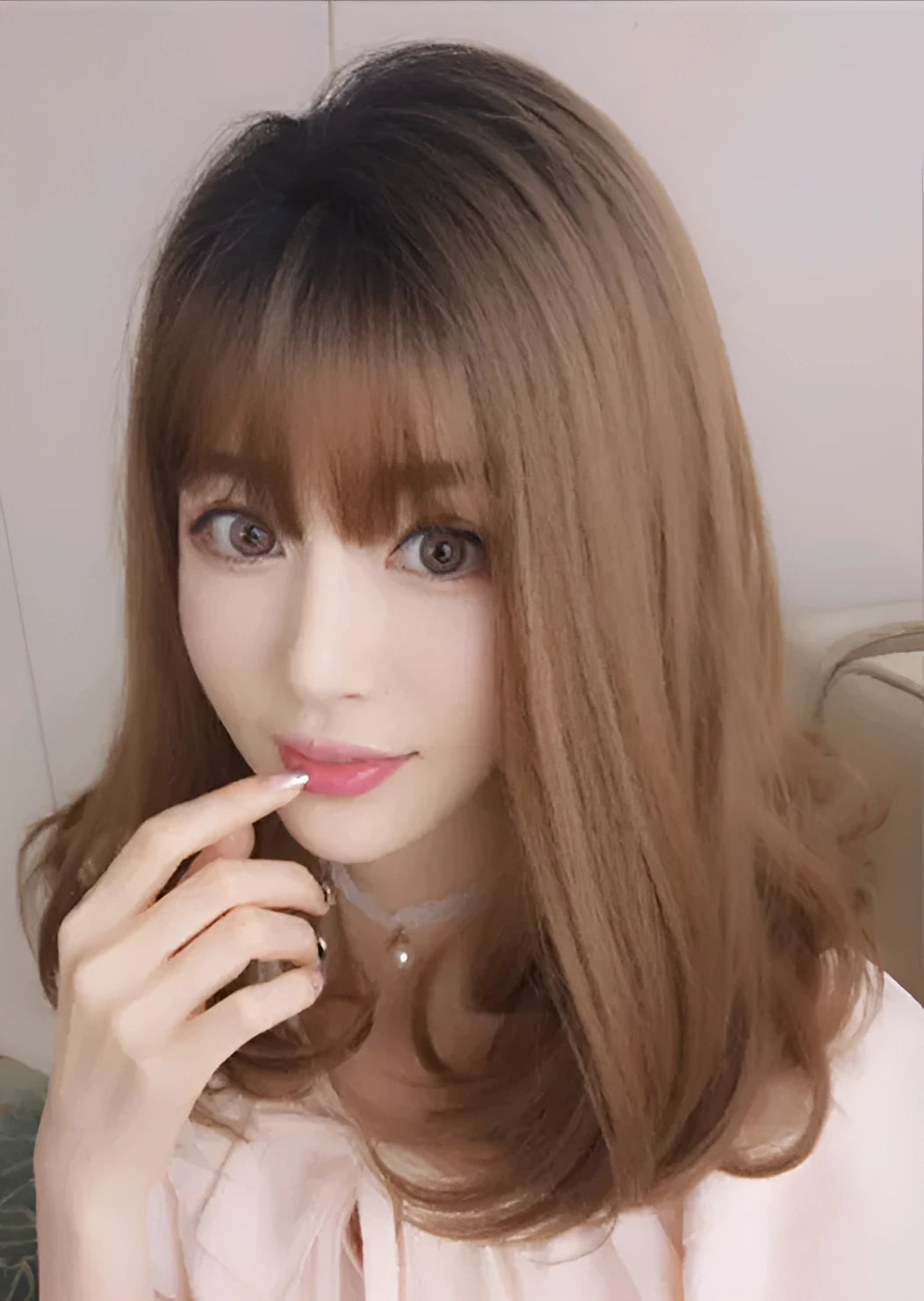 50cm long straight wig with air bangs in high temperature fibre, suitable for any skin tone
