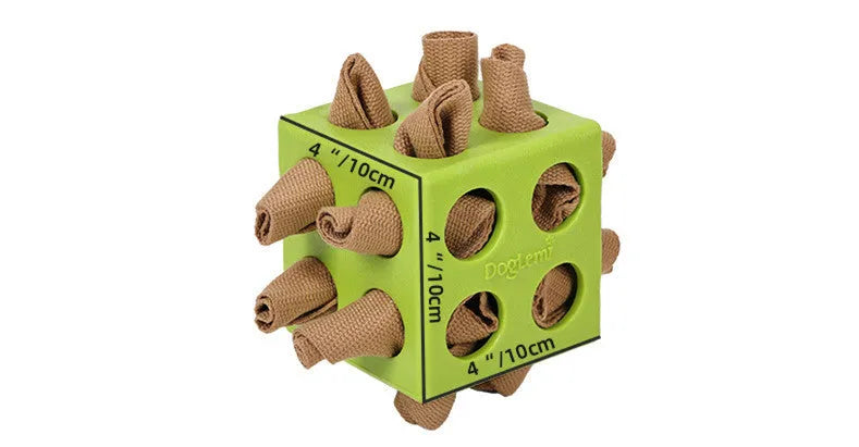 Dog cube molar teething toy in polyester, 18cm x 18cm x 10.5cm, available in yellow or green