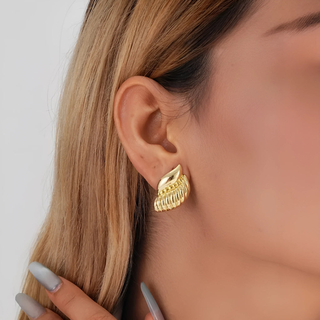 Gold threaded water drop earrings for women with long threader chain and teardrop drop detail