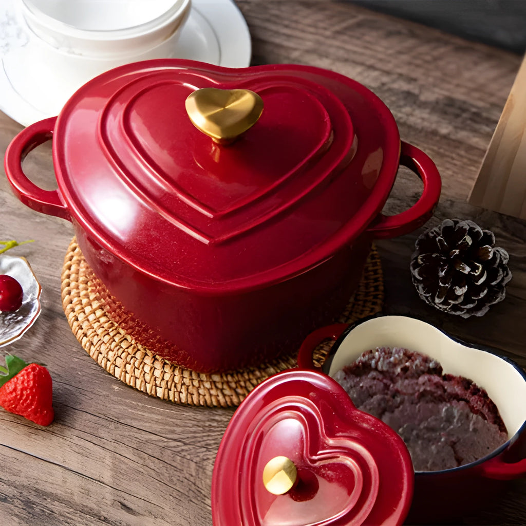 Heart-shaped enamel cast iron pot with lid, 11cm to 22cm, for soup and stew