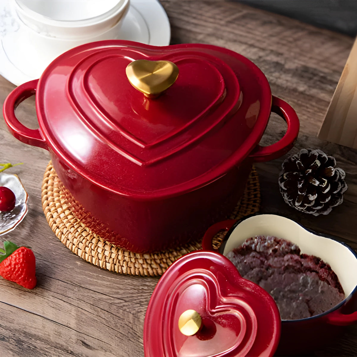 Heart-shaped enamel cast iron pot with lid, 11cm to 22cm, for soup and stew