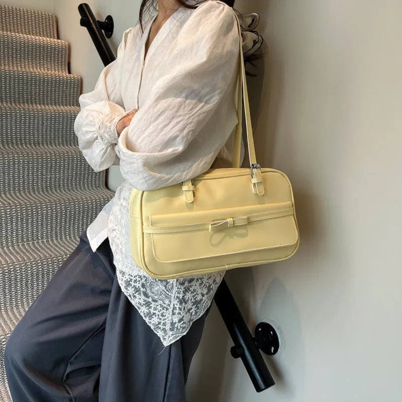 Women's PU single-shoulder bag in horizontal square shape with flap closure and double-joint straps