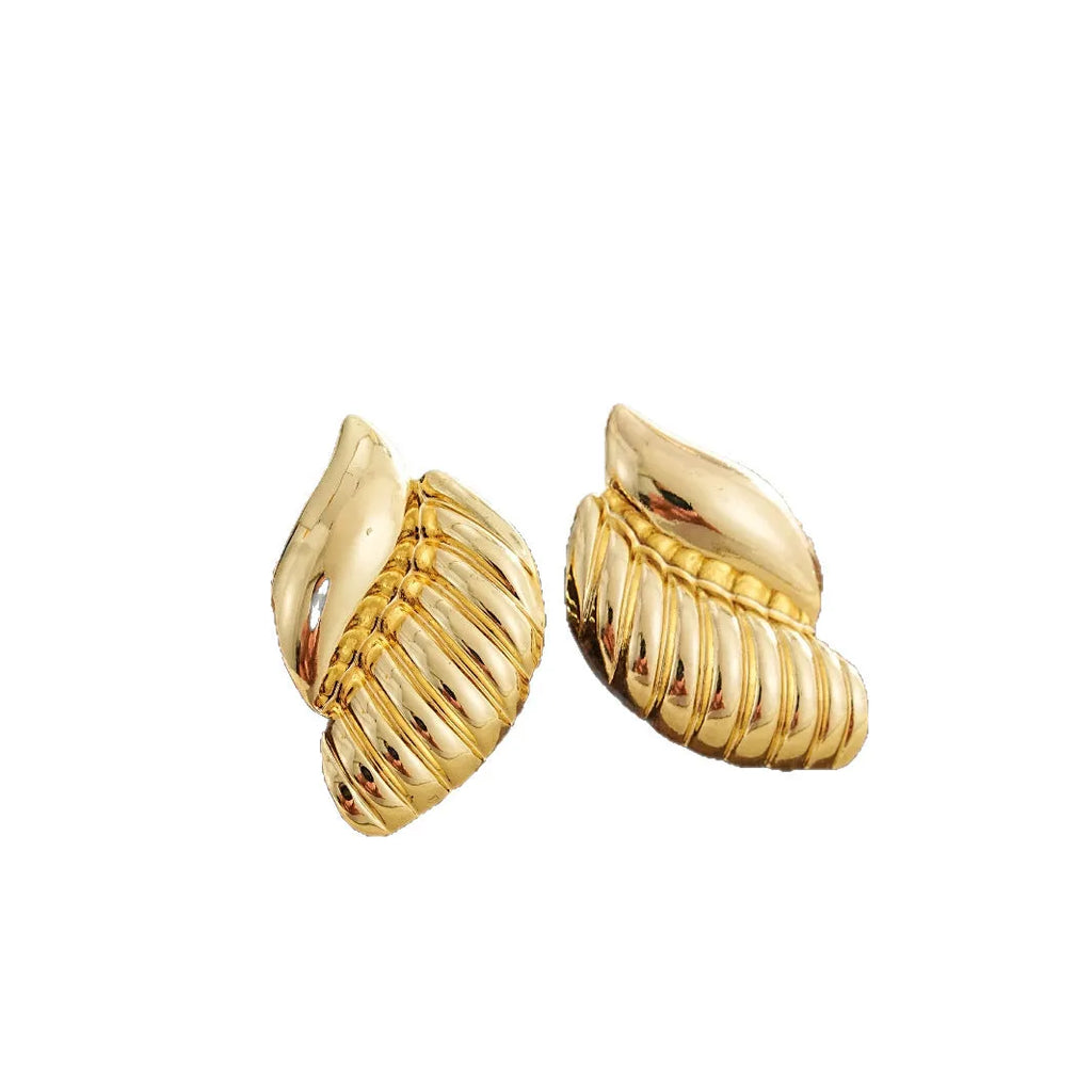 Gold threaded water drop earrings for women with long threader chain and teardrop drop detail