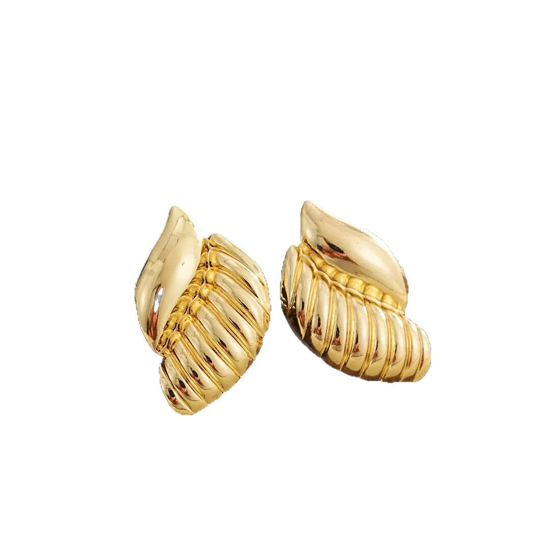 Gold threaded water drop earrings for women with long threader chain and teardrop drop detail