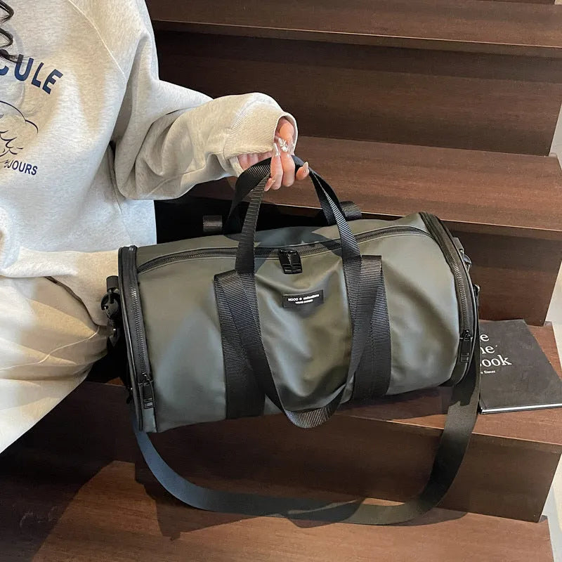 Waterproof Oxford cloth sports handbag in black, super-light travel bag for men and women