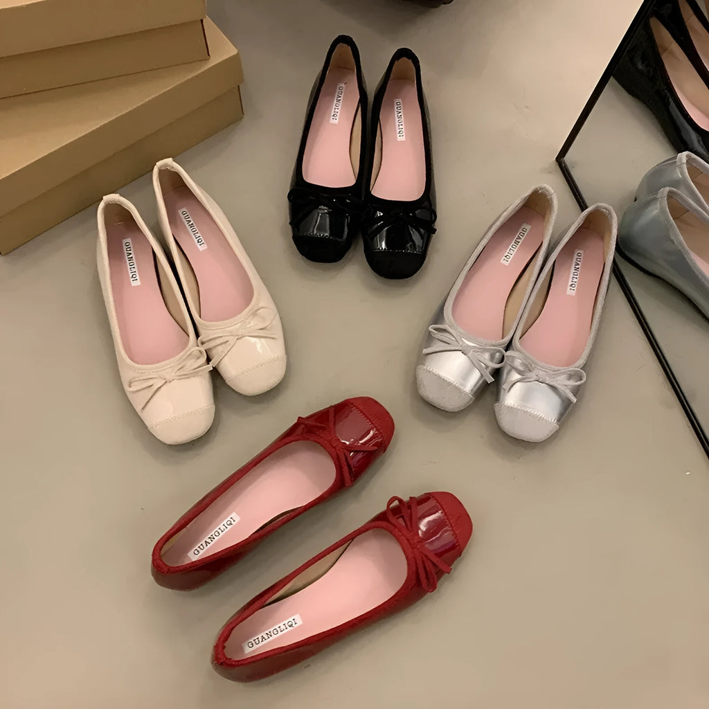 Retro ballet flat shoes with square toe and mid heel in wine red colour with decorative bow