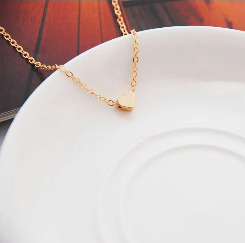 Heart & Soul choker necklace with gold plated heart-shaped alloy pendant on simple chain