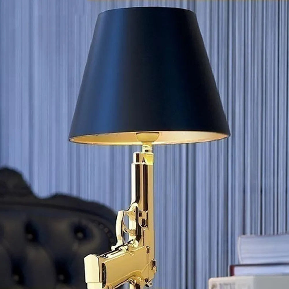 Nordic resin desk lamp in plated gold or silver Pistol or M16 design, 235x425mm, 220V US plug