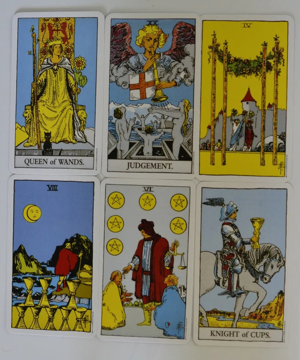 78-card English tarot deck in colour box with optional 49 x 49cm flannel Tarot Magic Tablecloth