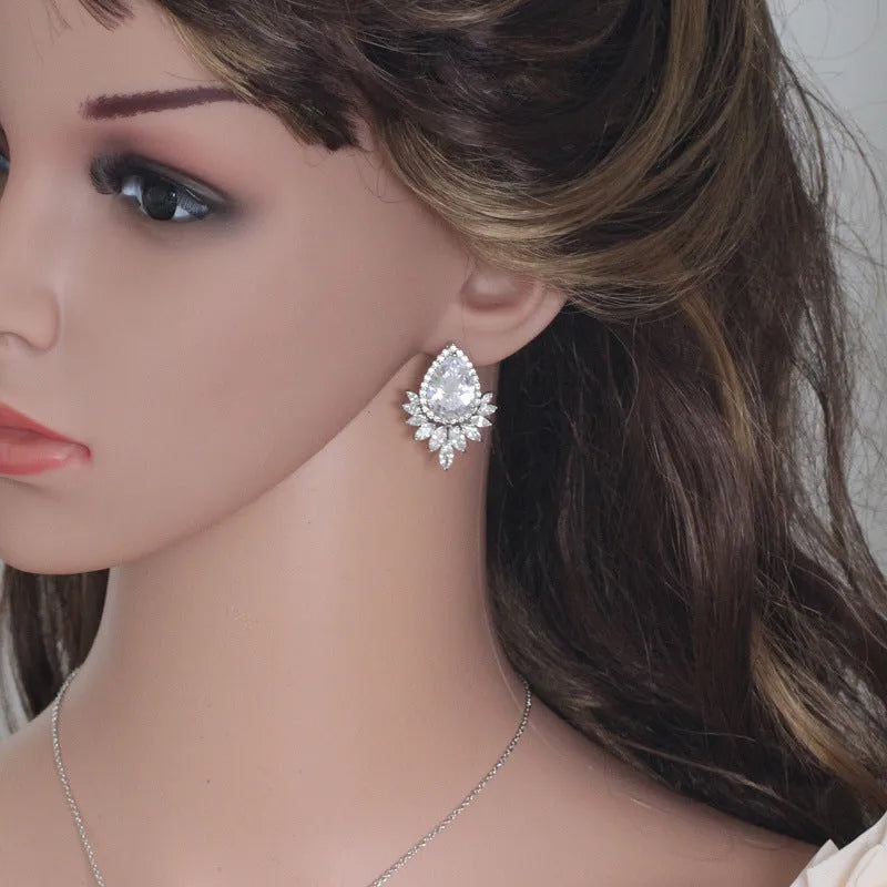 AAA jewellery set with necklace and earrings in blue, red or white with crystal details