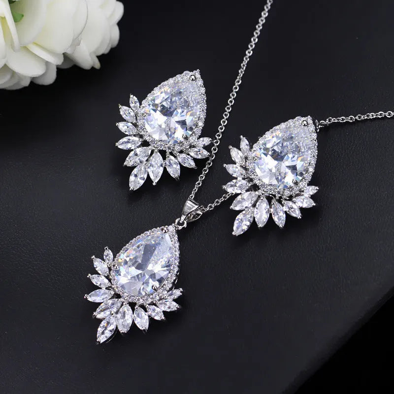 AAA jewellery set with necklace and earrings in blue, red or white with crystal details