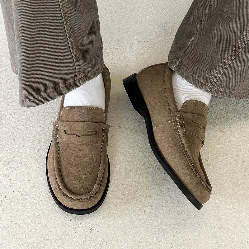 Men's slip-on PU leather shoes in khaki or Gardenia yellow with flat heel, round toe, rubber sole, sizes 39-44.