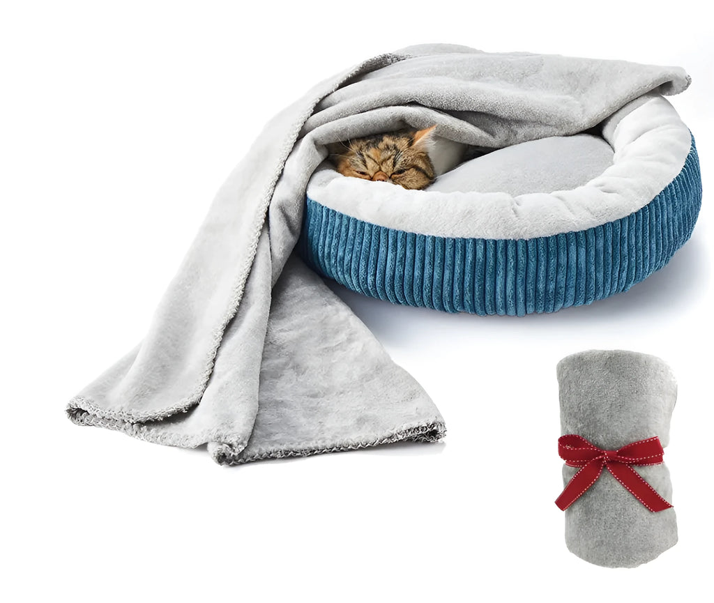 Grey dog flannel deep sleeping blanket, 70cm x 100cm, 100% polyester, large warm pet blanket for beds and sofas