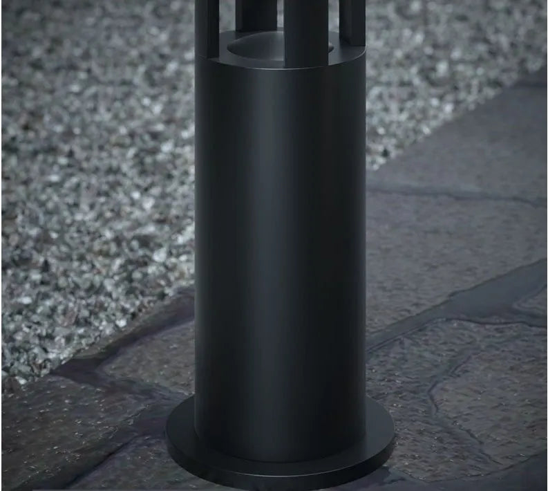 60cm iron outdoor garden lamp with IP65 protection and 3000K colour temperature for lawn and path lighting.