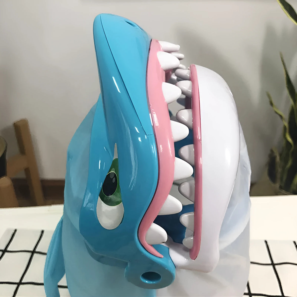 Great White Shark desktop interactive toy with fish pieces and dice, plastic, 26.5 x 26.5 x 9cm.