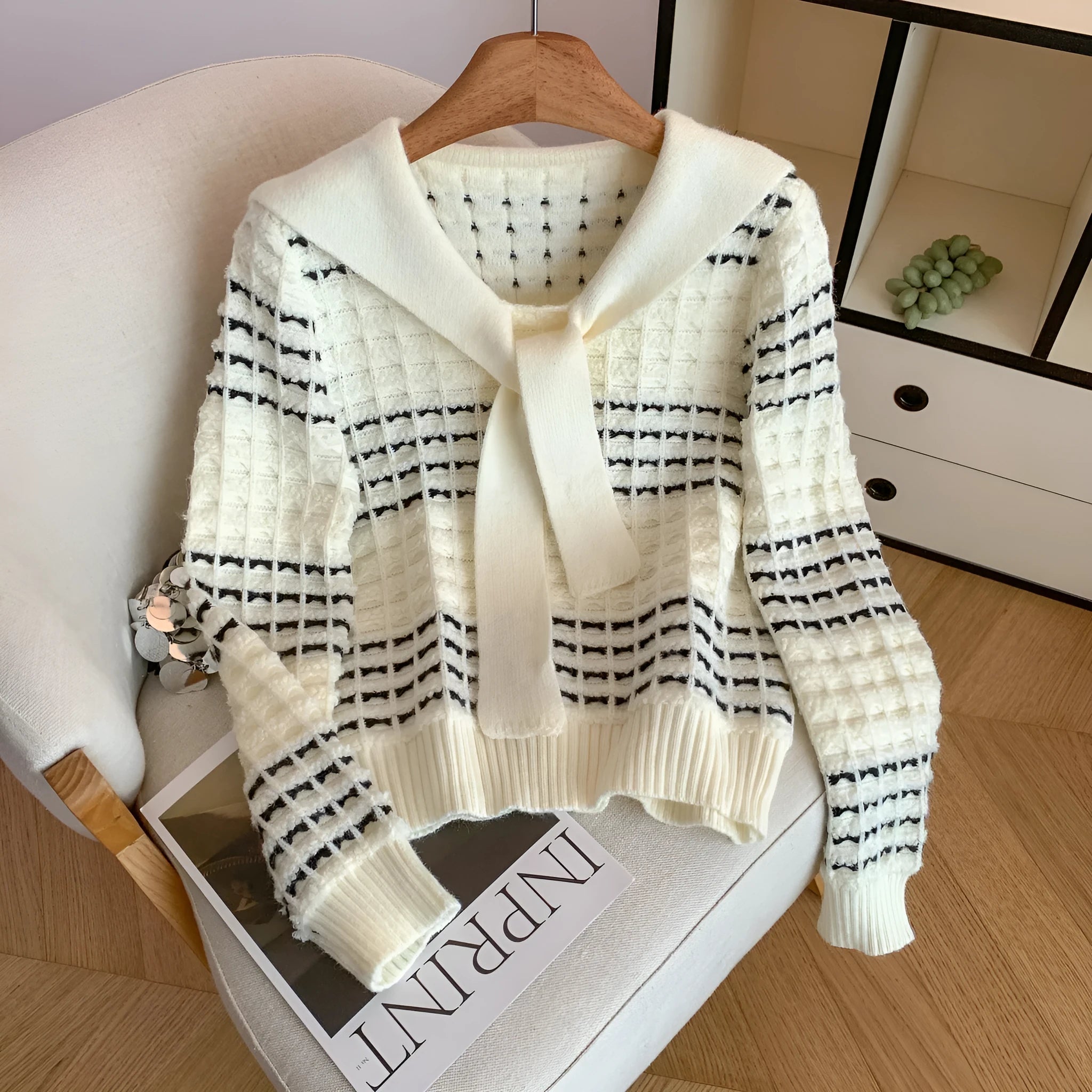 Womens thickened loose slimming sweater with princess sleeves and waves detail in polyester