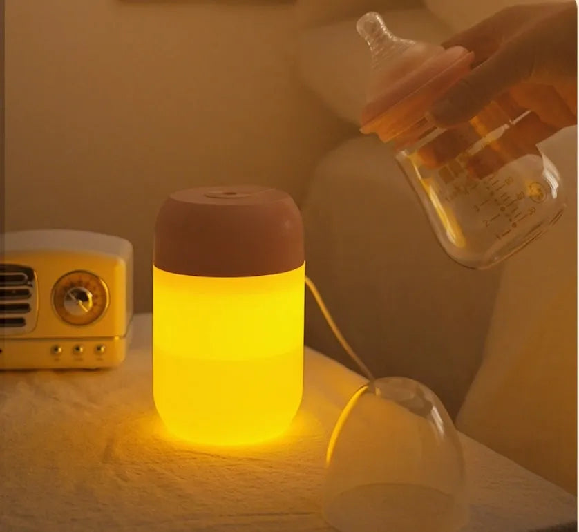 White cylindrical USB humidifier for aromatherapy and quiet air moisturising