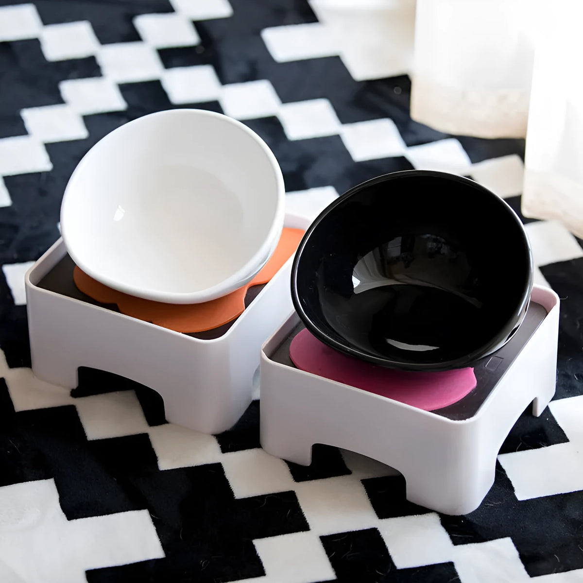 150ml ceramic pet bowl with PP dining table and silicone mat, black or white, for cats and small to medium dogs