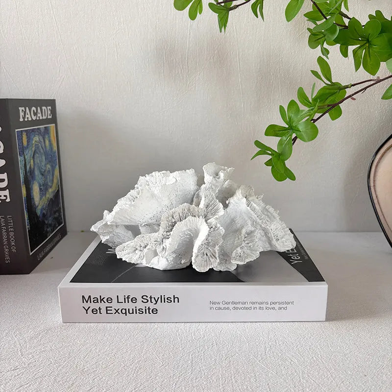 Off-white synthetic resin and plastic coral ornament for modern European-style geometry home decor