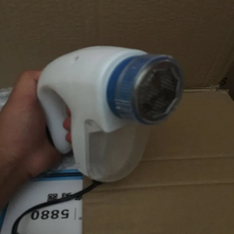 Blue lint remover with Europe plug for clothes, fleece and woolen coats