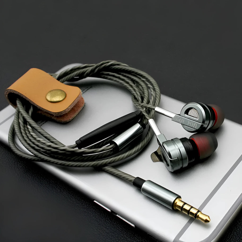 Black metal HIFI in-ear headphones with smart wire control and microphone, showing 3.5mm plug.