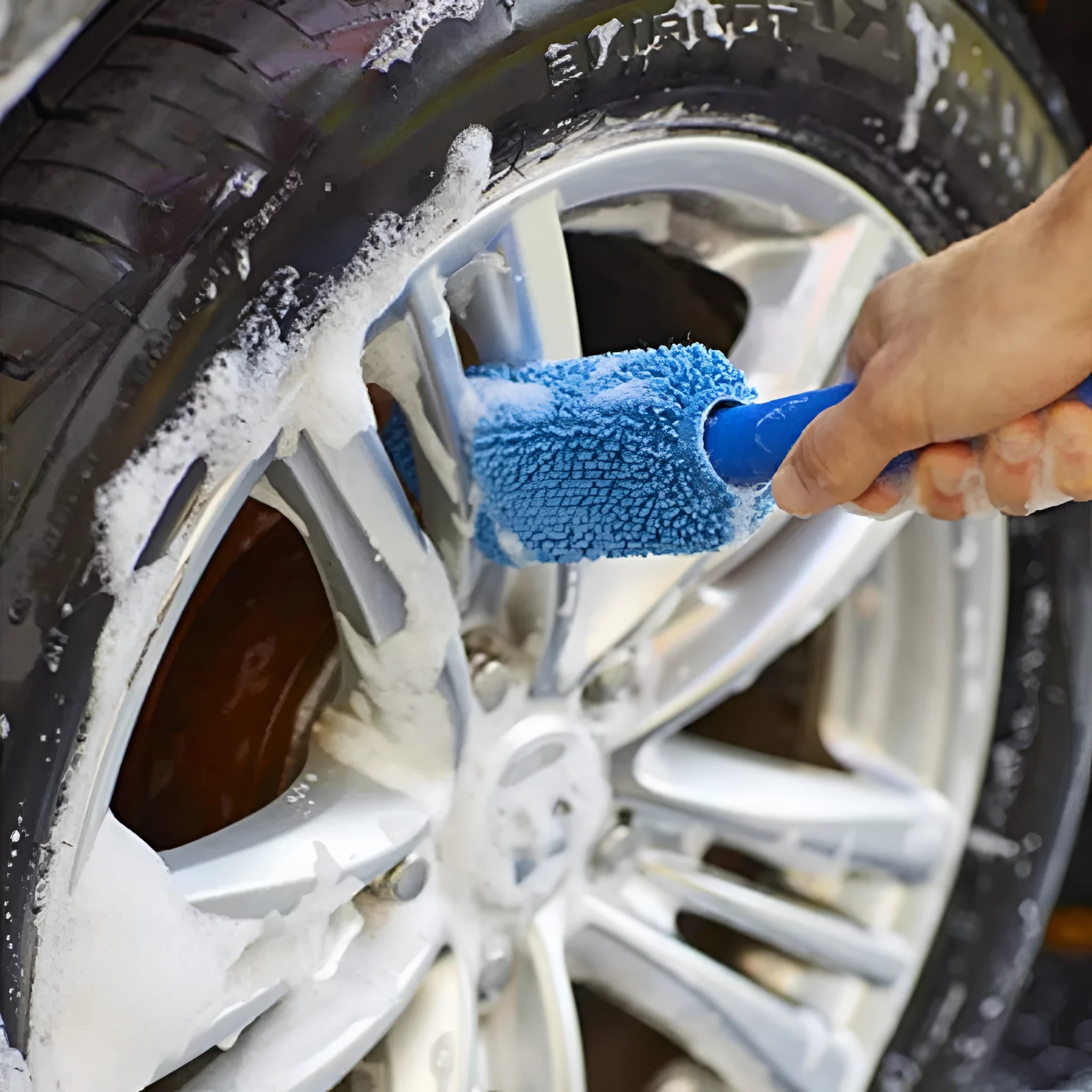Microfiber long handle car wash tyre brush in blue or grey for cleaning vehicle wheels