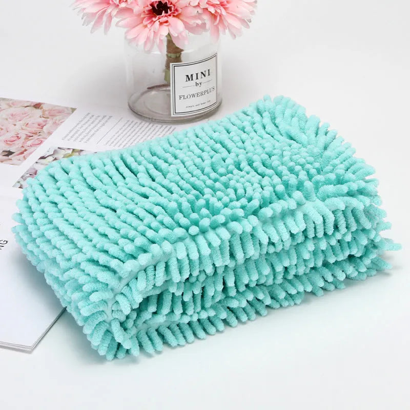 Chenille pet absorbent towel in pink, purple, green, blue or grey, with large 85 x 60 cm, medium 80 x 35 cm and small 60 x 35 cm sizes.