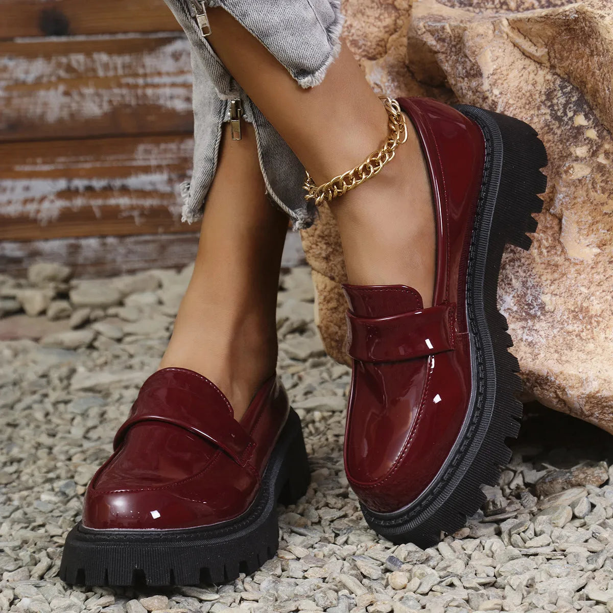 British style women's slip-on loafers with chunky platform heel in black colour