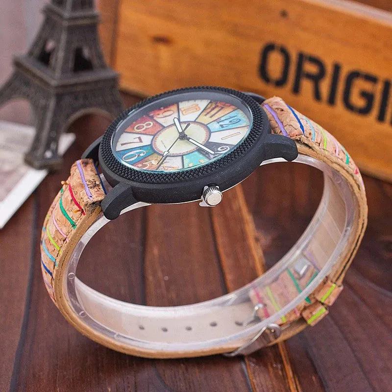 Women's vintage casual leather strap quartz watch with 37mm round dial