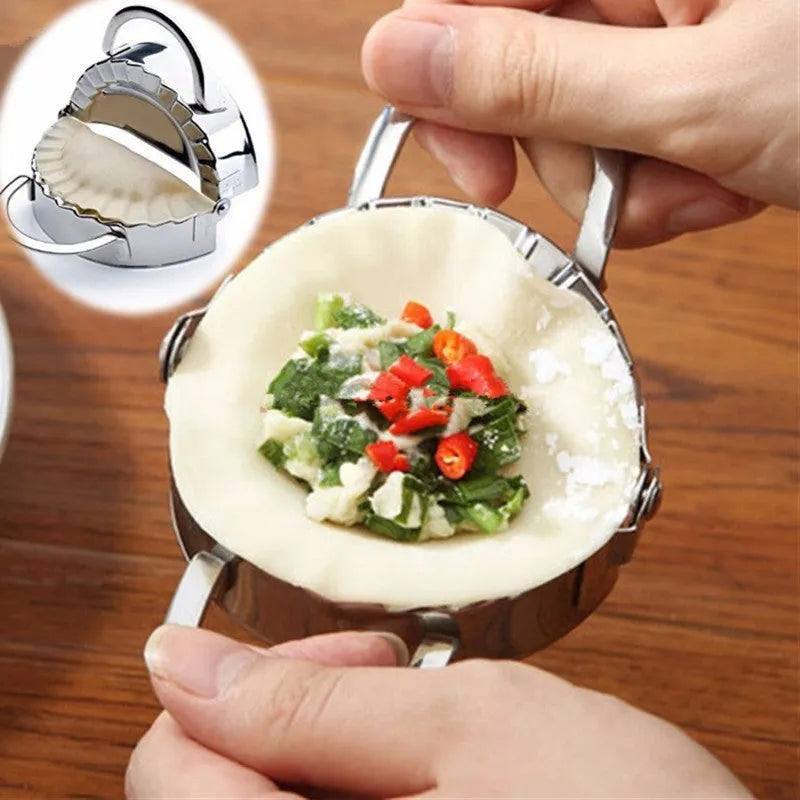Stainless steel dumpling mould set with 7.5cm mould, 14x7cm flour ring cutter and peeler, 190g