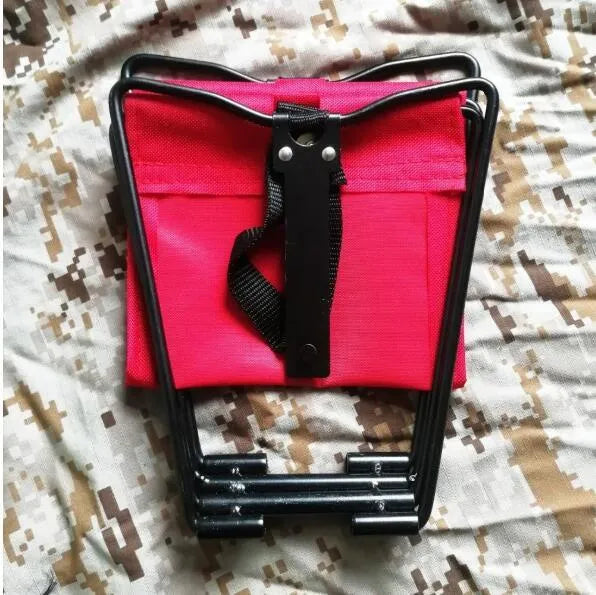 Portable pocket chair folding camping stool with metal skeleton and fabric cushion, 29x26x16 cm