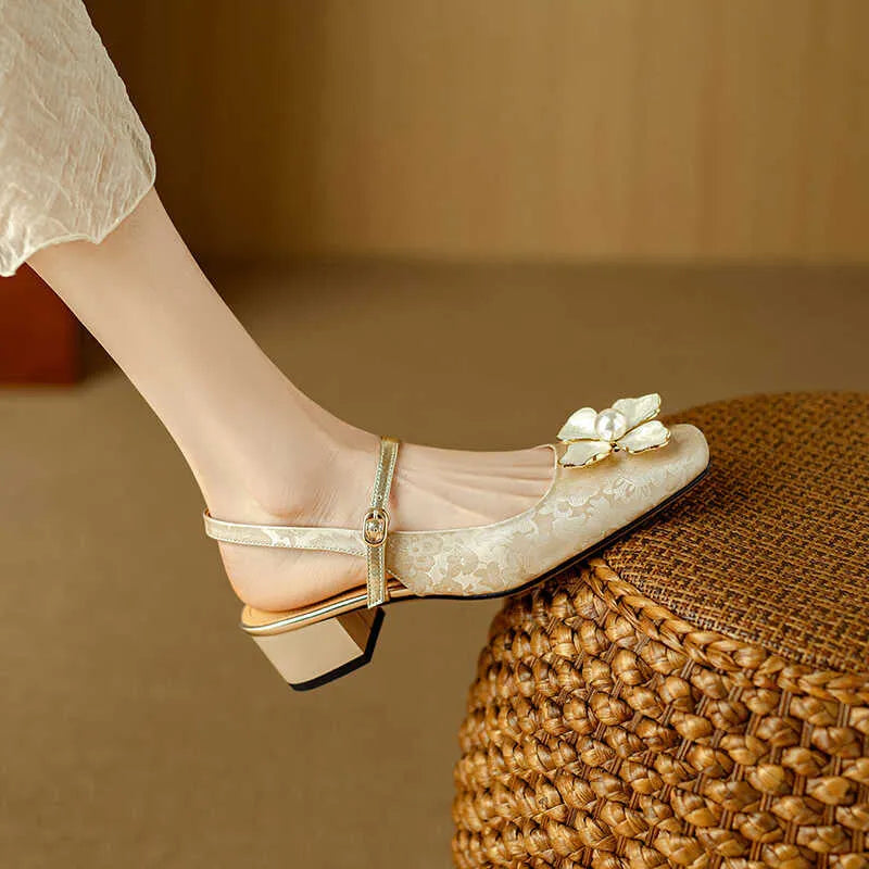 French retro square toe high heels for women in apricot colour, PU upper, mid heel 3-6 cm, side view
