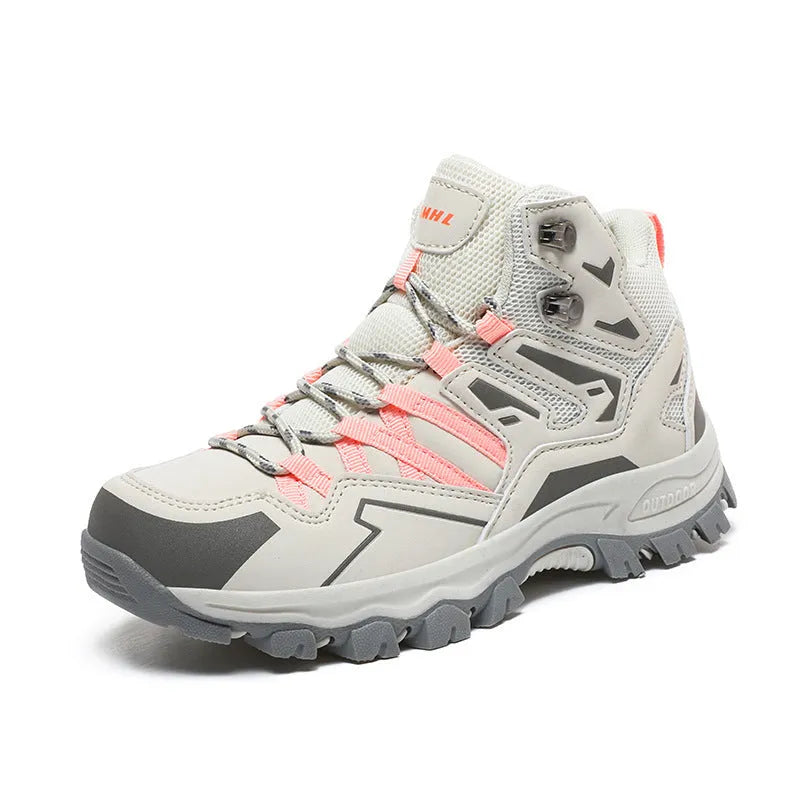 Hiking outdoor shoes sneaker with rubber sole and lace-up closure in various colours