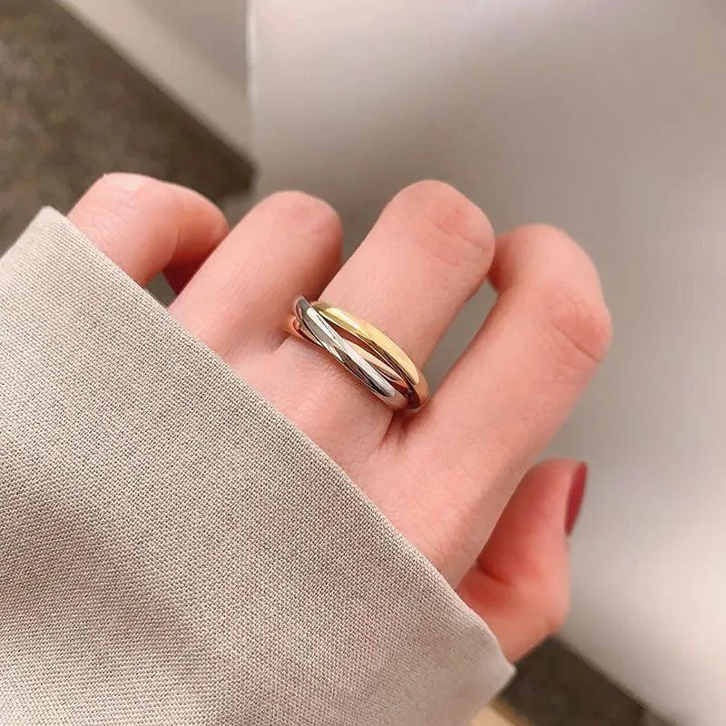 Stainless steel tricolour three-ring in gold, rose gold and silver, plain circle unisex design, sizes 5 to 10