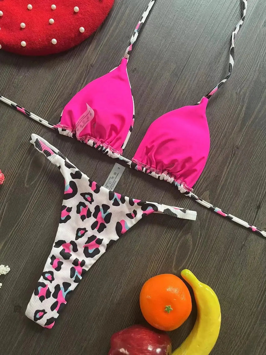 Women's printed bikini swimsuit with nylon fabric and cotton lining in brief style for swimming