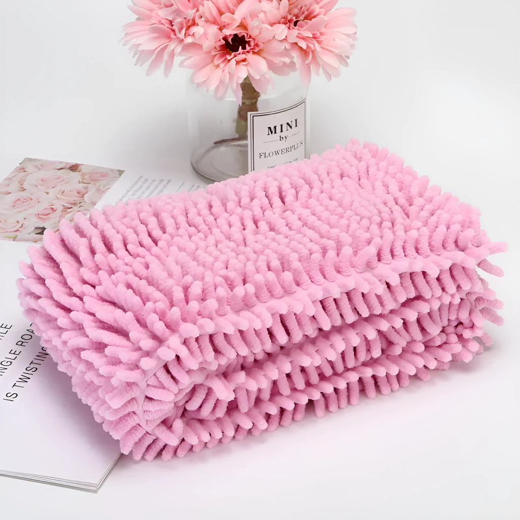 Chenille pet absorbent towel in pink, purple, green, blue or grey, with large 85 x 60 cm, medium 80 x 35 cm and small 60 x 35 cm sizes.