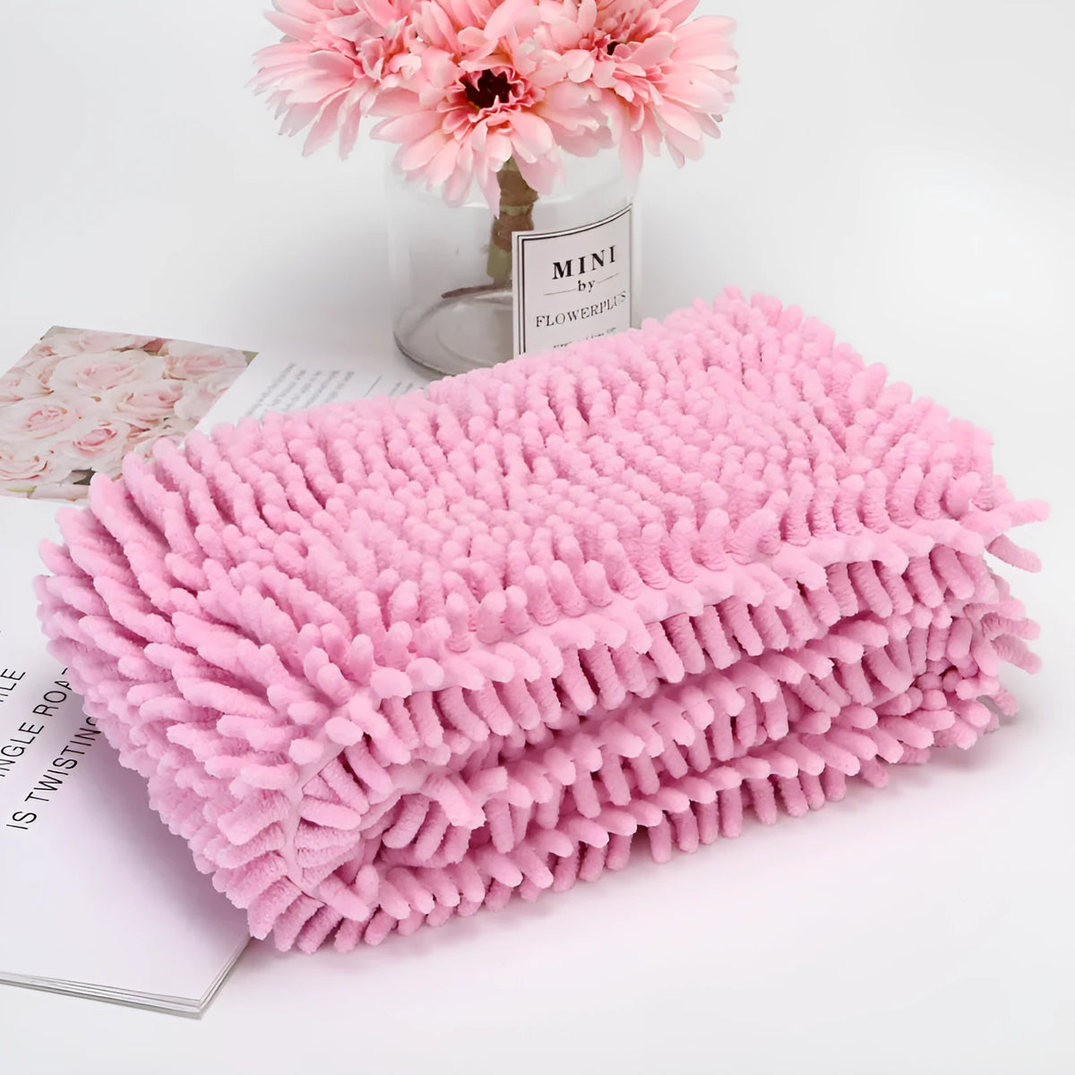 Chenille pet absorbent towel in pink, purple, green, blue or grey, with large 85 x 60 cm, medium 80 x 35 cm and small 60 x 35 cm sizes.