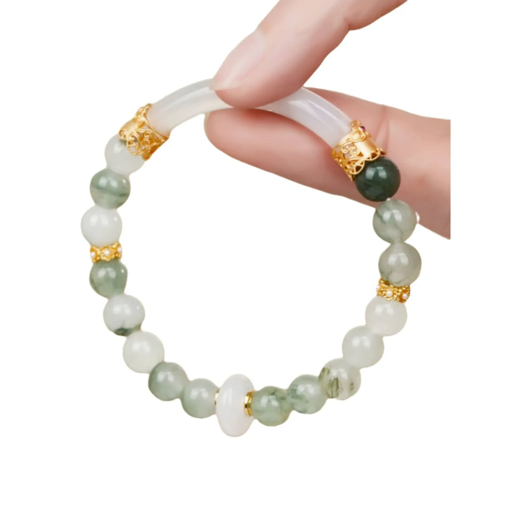 Emerald green Tian Shan Cui women's half bracelet with light green national style design.
