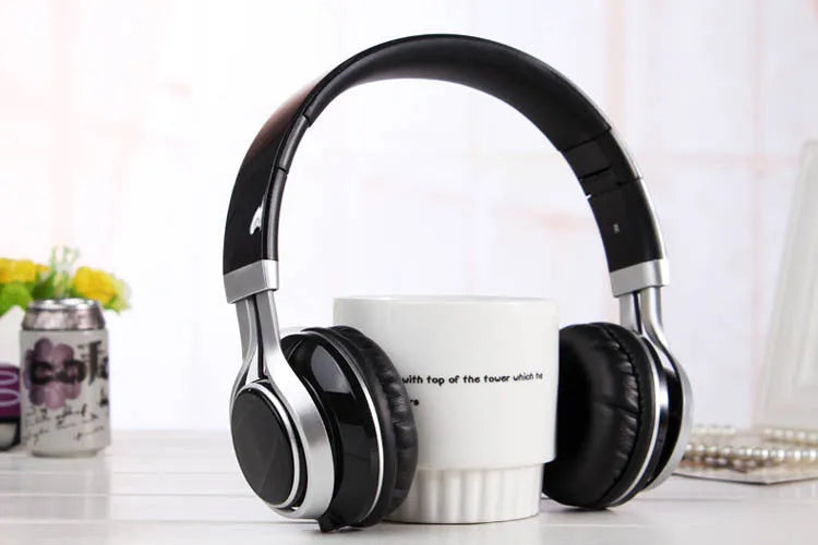 Wired head-mounted computer headset with 3.5mm plug, microphone, and 1.8m cable in seven colours