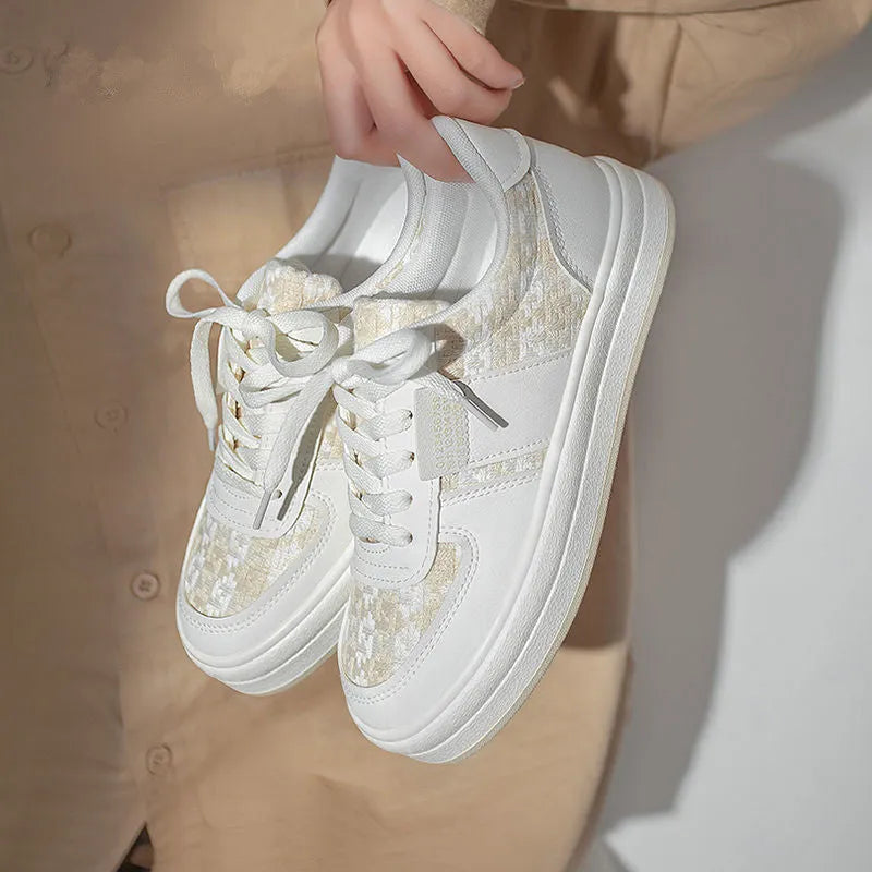 Beige plaid platform leisure sports shoes with front lace-up fastening and rubber sole