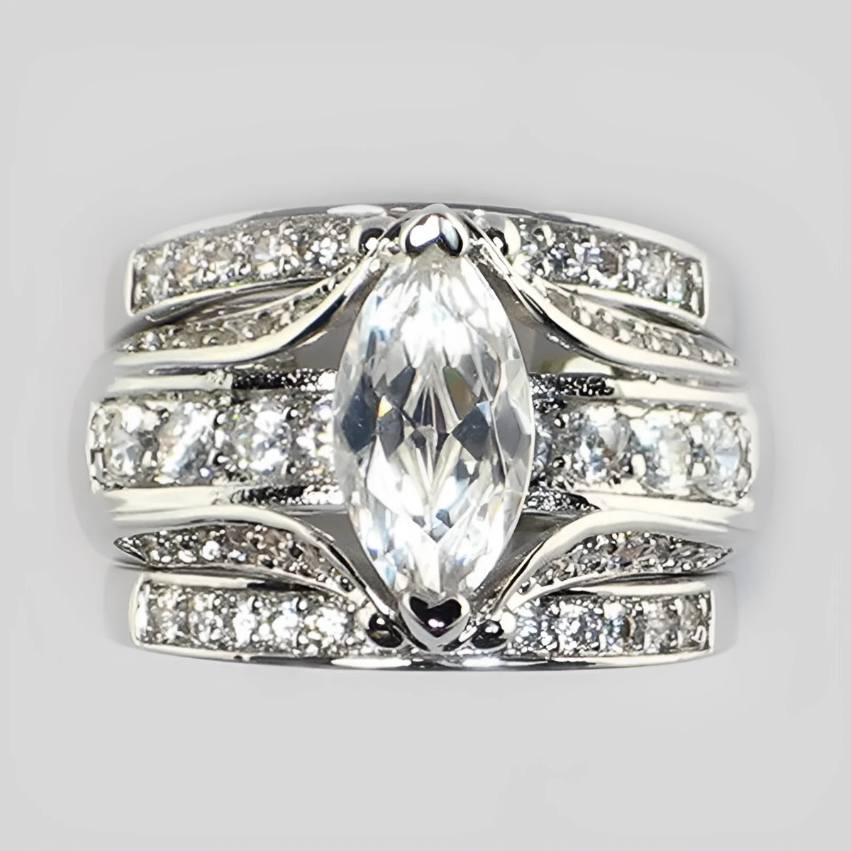 Zircon inlaid ring for women in white gold colour, geometric round design, sizes No.6 to No.10
