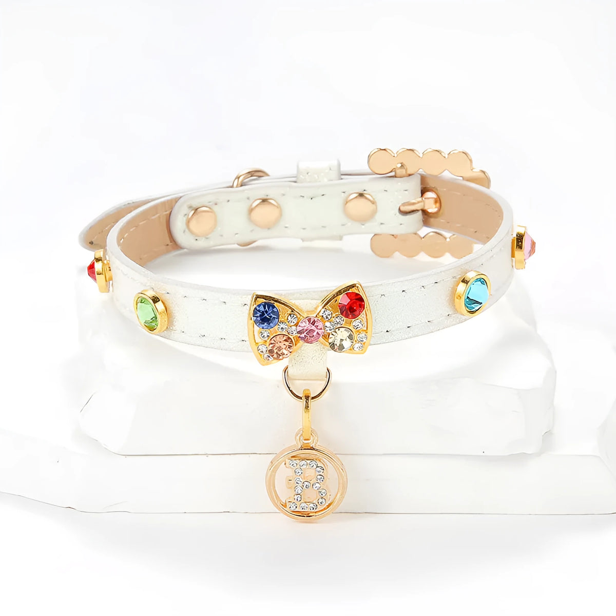 White PU cat collar with diamond alloy bow, 1.5cm wide, available in XS 26cm to L 38cm